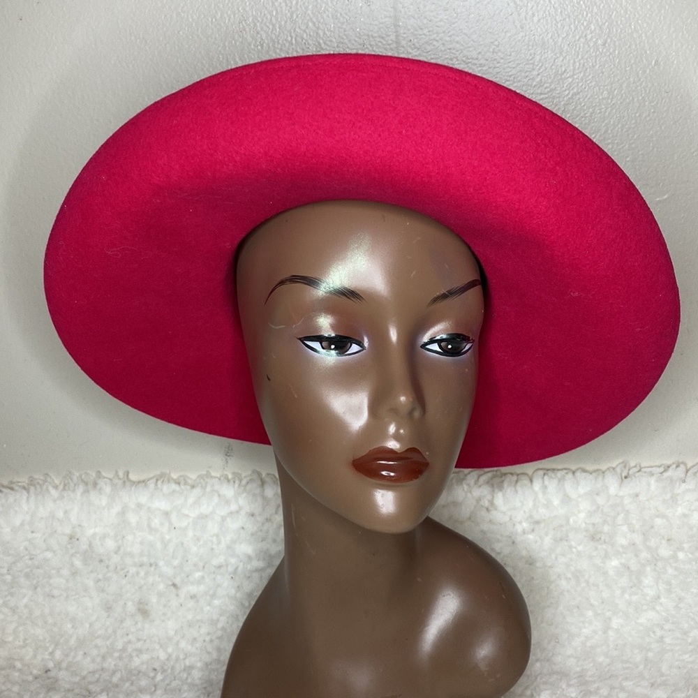 Fedoria pink hat 100% wool